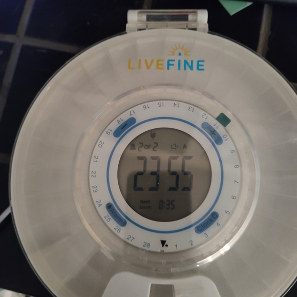 Live fine Smart pill dispenser - Picture 4 of 8